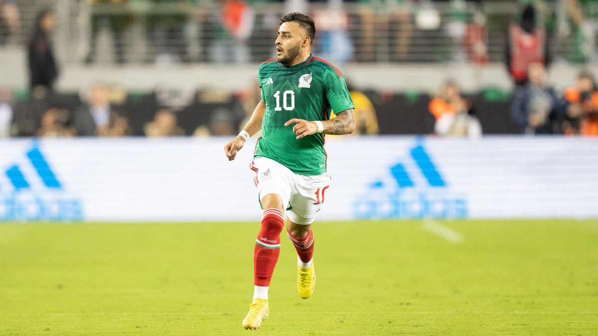 Mexico winger Alexis Vega