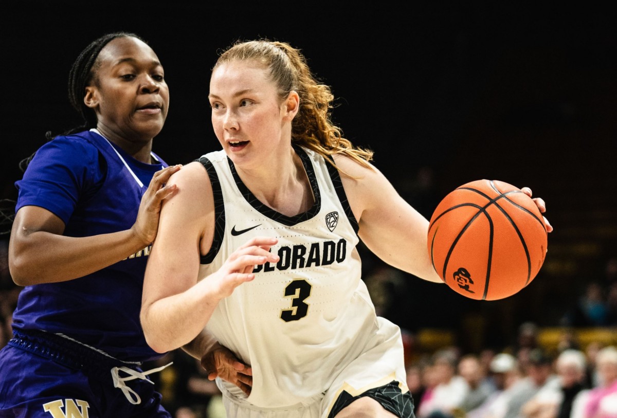 Frida Formann drives vs. Washington