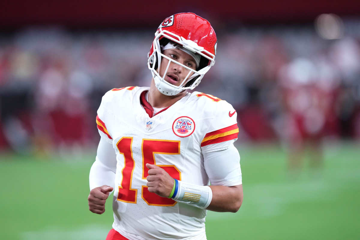 Aug 19, 2023; Glendale, Arizona, USA; Kansas City Chiefs quarterback Patrick Mahomes (15) warms up prior to facing the Arizona Cardinals at State Farm Stadium. Mandatory Credit: Joe Camporeale-USA TODAY Sports  