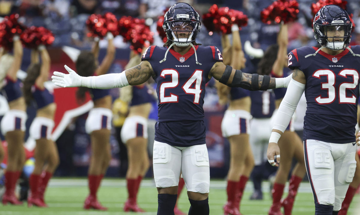 Derek Stingley Jr. stands with his arms wide