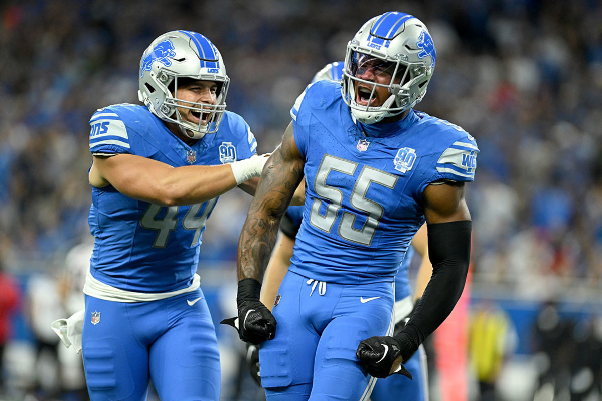 Detroit Lions linebacker Derrick Barnes