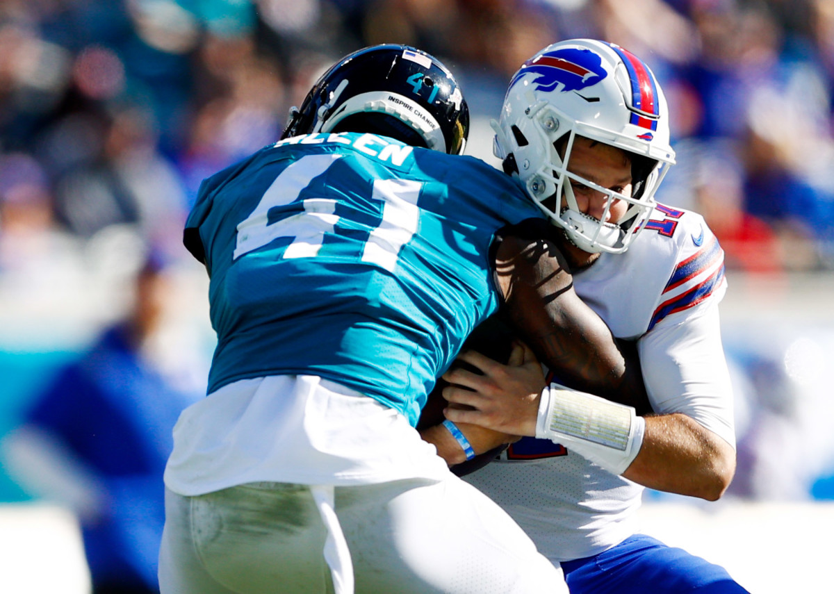 Josh Allen (Jaguars) tackles Josh Allen (Bills)