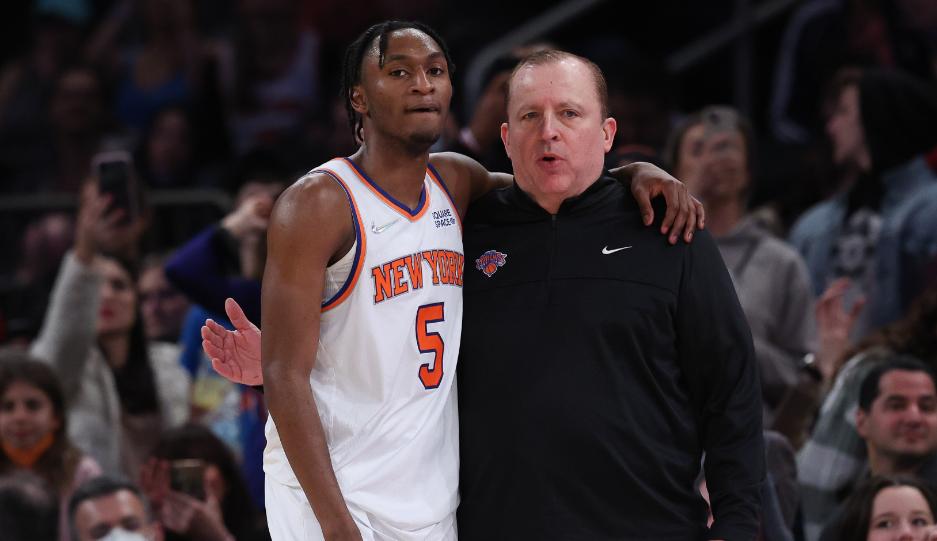 Tom Thibodeau (R) seen with Immanuel Quickley during the 2021-22 season