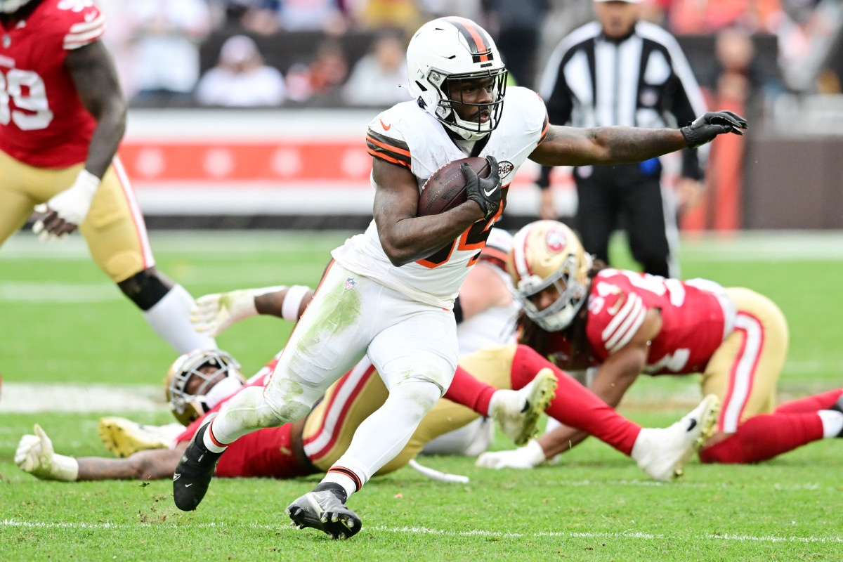 Oct 15, 2023; Cleveland, Ohio, USA; Cleveland Browns running back Jerome Ford (34) runs with the ball during the second half against the San Francisco 49ers at Cleveland Browns Stadium. Mandatory Credit: Ken Blaze-USA TODAY Sports