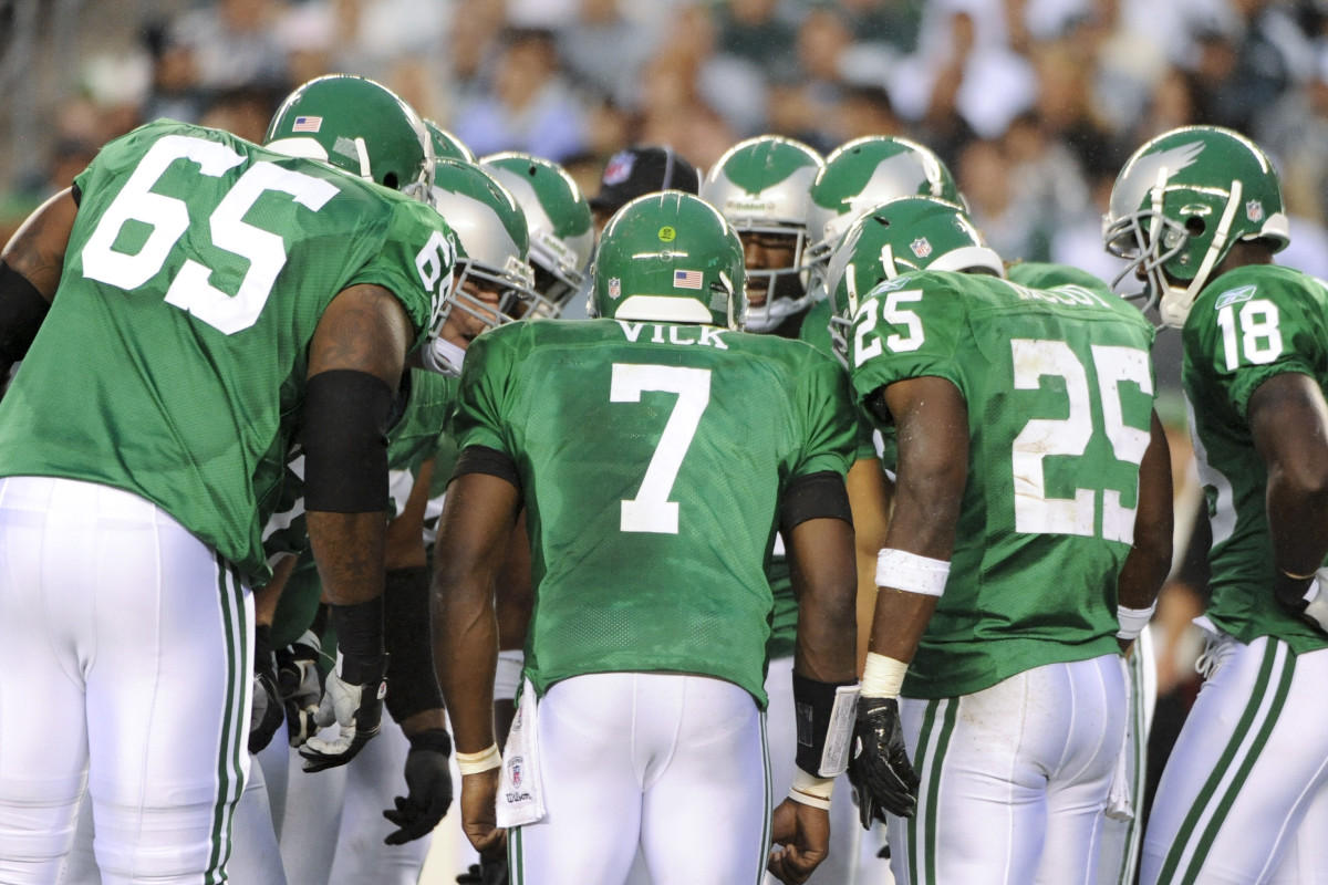 Michael Vick and the Philadelphia Eagles wore Kelly Green uniforms in Week 1 of the 2010 NFL season. 