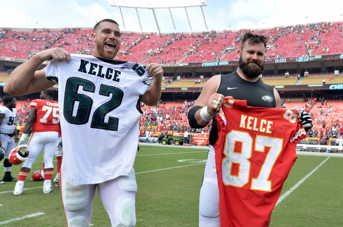 Travis Kelce (left) and Jason Kelce (right) will meet in Week 11. 
