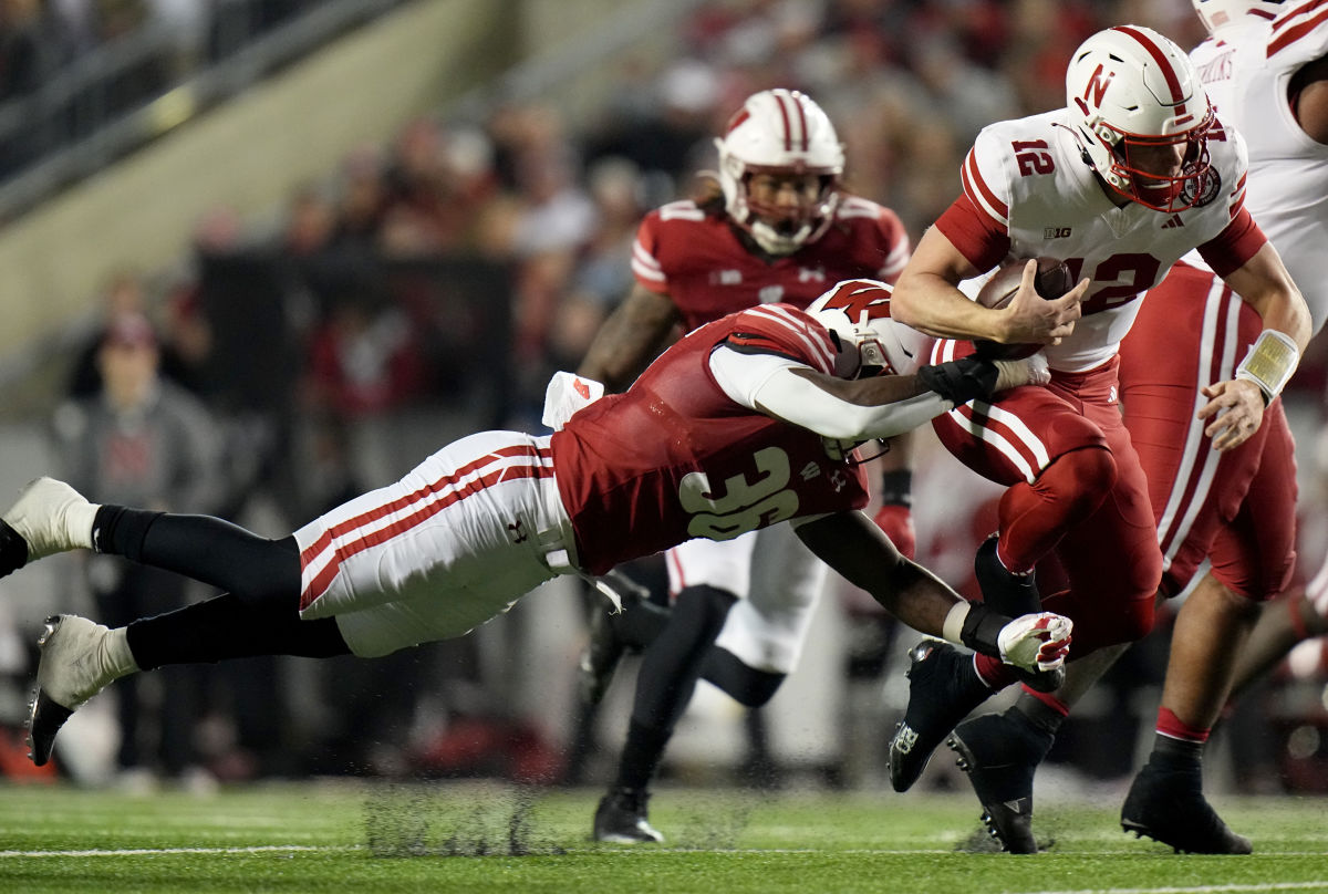 Chubba Purdy run Q2 2023 Nebraska at Wisconsin football USATSI_21931198
