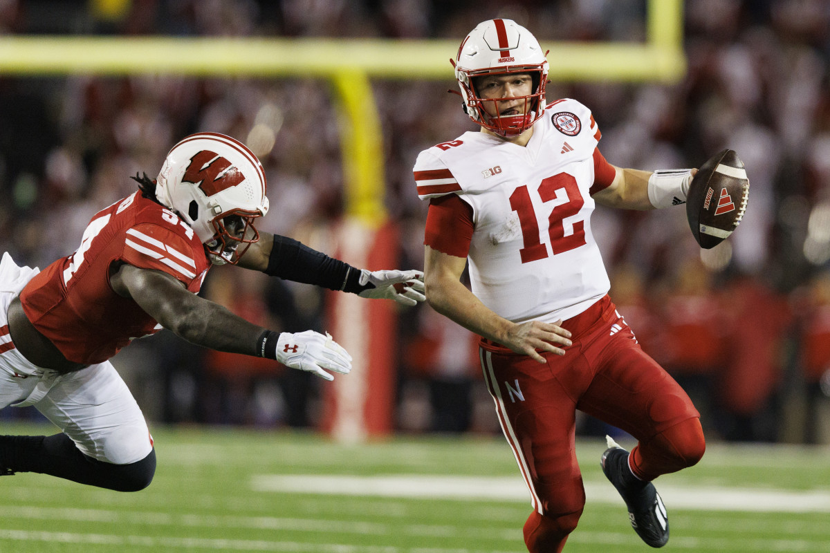 Chubba Purdy run Q4 2023 Nebraska vs Wisconsin football USATSI_21932459