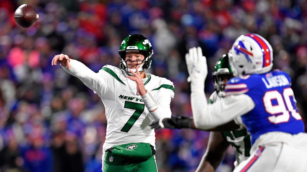 After another miserable offensive showing in Buffalo, the Jets benched Zach Wilson for Tim Boyle.