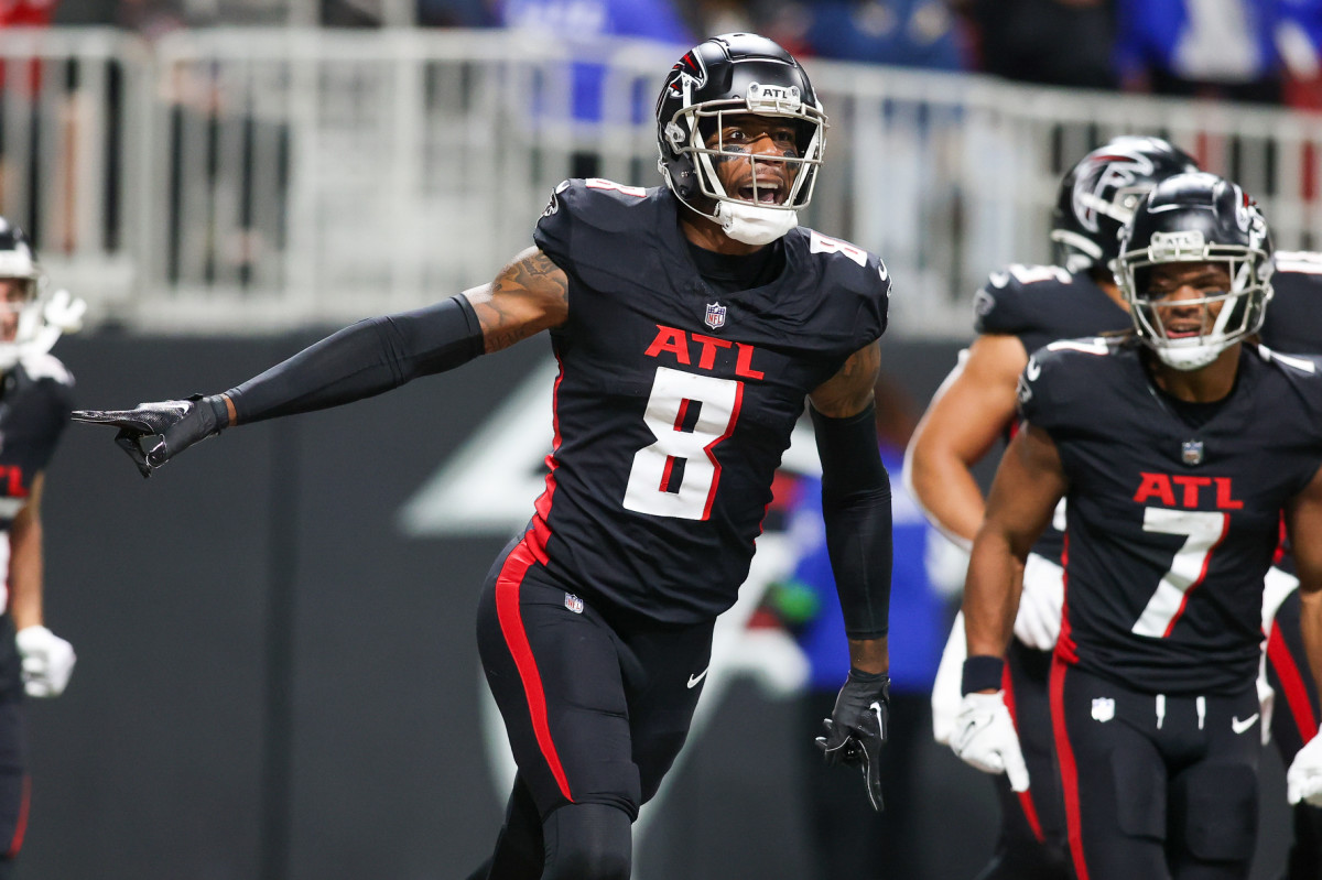 Dec 10, 2023; Atlanta, Georgia, USA; Atlanta Falcons tight end Kyle Pitts (8) celebrates after a touchdown against the Tampa Bay Buccaneers in the first half at Mercedes-Benz Stadium.