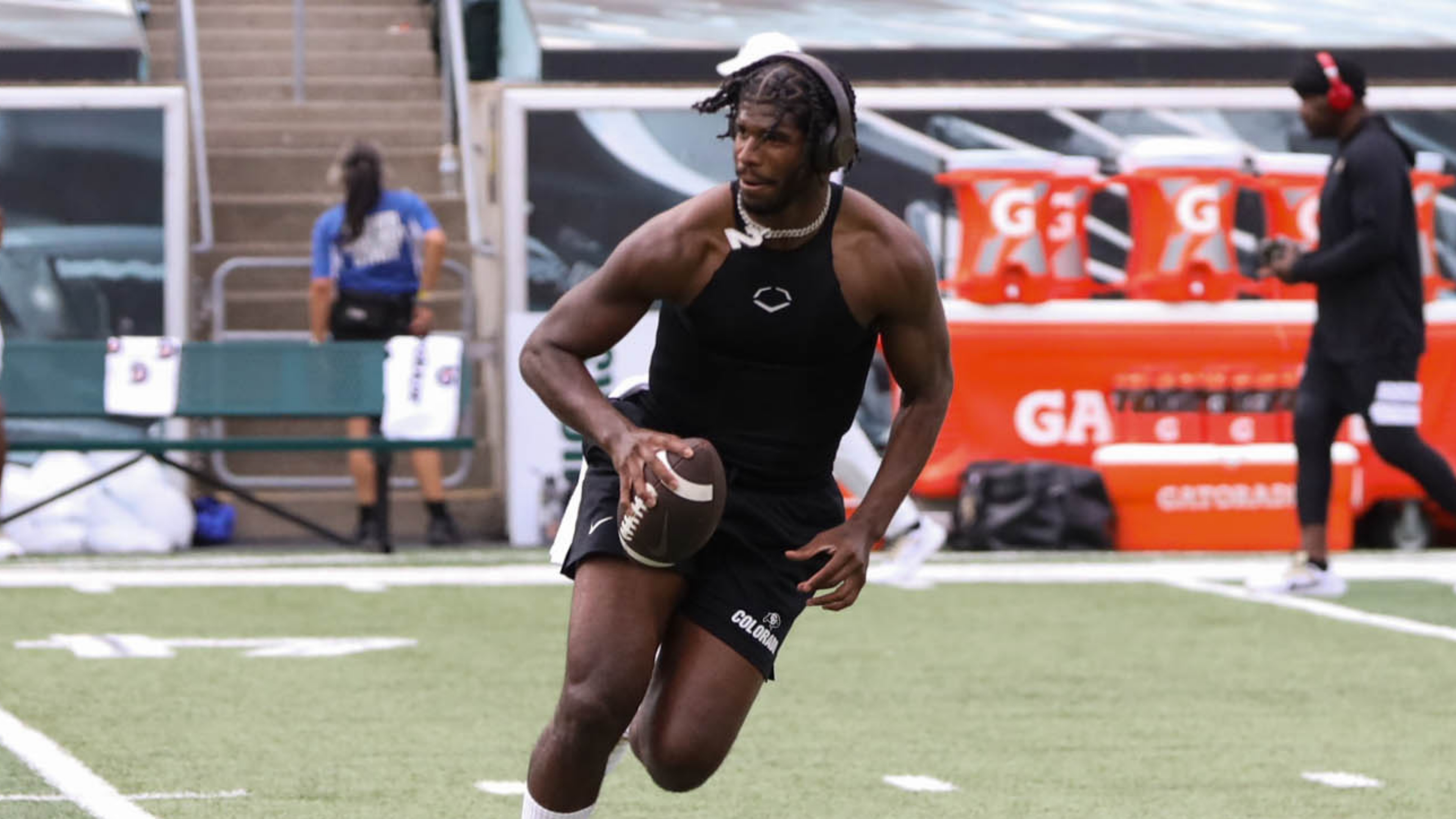 Shedeur Sanders pregame at Autzen Stadium in Eugene, Ore.