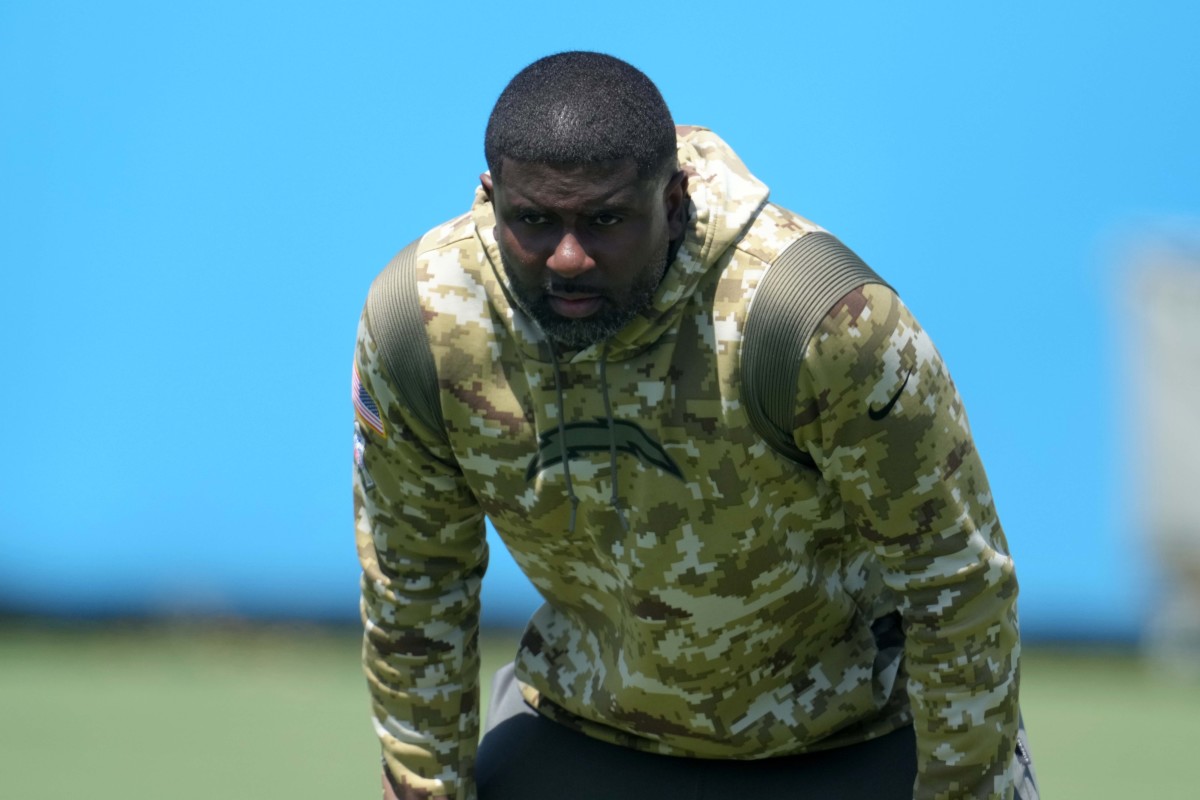 Jun 1, 2022; Costa Mesa, CA, USA; Los Angeles Chargers secondary coach Derrick Ansley during organized team activities at Hoag Performance Center.