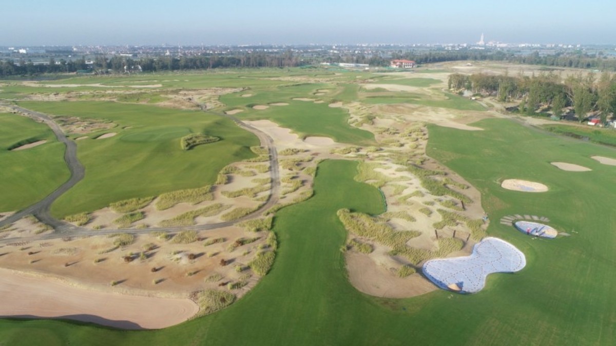 If certain elements of Ballyshear Links look familiar, then it's because course architect Gil Hanse has essentially replicated designer C.B. Macdonald's famed Lido Club that was shuttered in 1942.