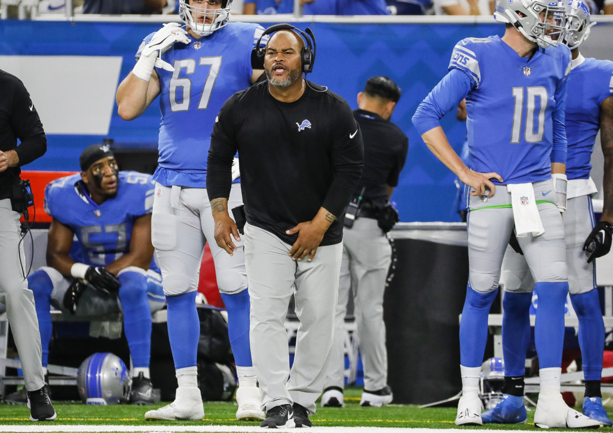 Sep 18, 2022; Detroit, Michigan, USA; Detroit Lions assistant head coach Duce Staley talks to players before a play against Washington Commanders during the first half at Ford Field.
